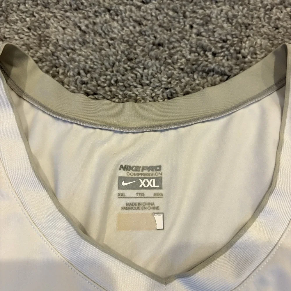 NWT Nike Men's 2XL White Tank Padded Hyperstrong Pro Combat Compression Dri Fit